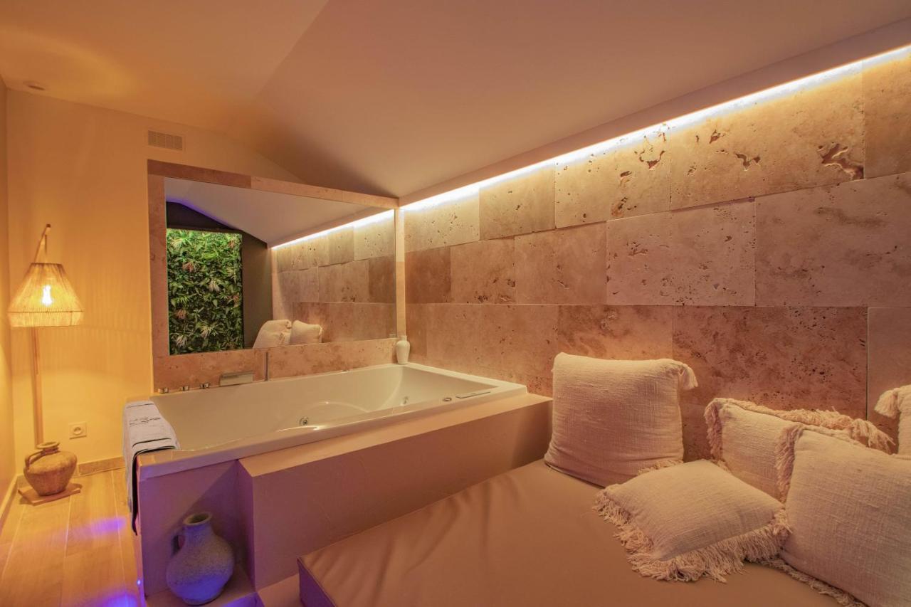 Les Bains D'Eros Ξενοδοχείο Cuers Εξωτερικό φωτογραφία